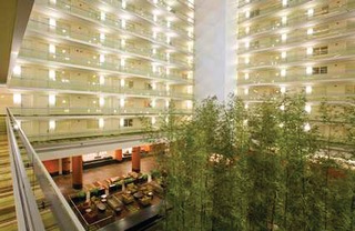 Chirees Embassy Suites Chicago10656203