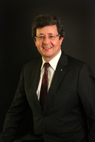 Henri Dura Headshot4x610890690