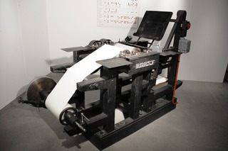 Machine Braille19159683
