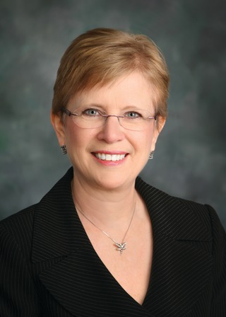 Lori Anderson Headshot201411322485