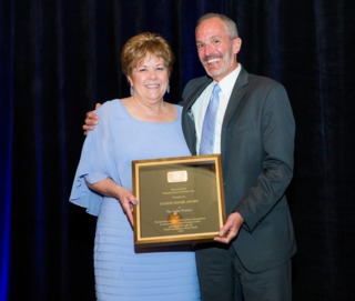 ES Award 2014 high res 55195ded7742c