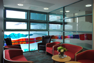 MACmark8400 GlassDecor macmillan centre reception   03 558b096fba206