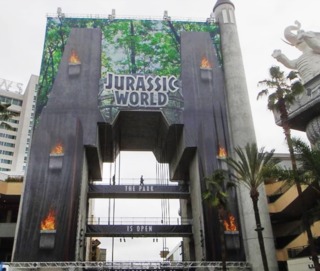 JurassicWorldWall 5727a364117e4