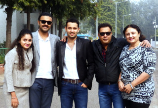 XEI pr16013 Tasveer Color Lab Naik family 572a71dda8665