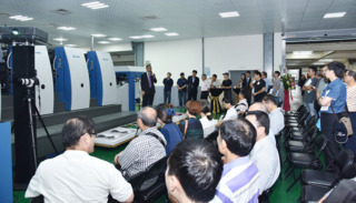 WorldPressOnline photo 2 full house for the presentation of a six colour rapida 106 coater press at taiwan fugun 58336d2d2ef13