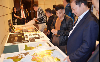 WorldPressOnline photo 5 as always visitors were captivated by the interesting print and finishing samples brought over from the kba customer centre 58336d28d3175