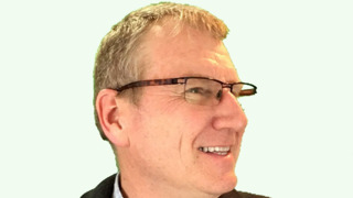 R Ellis Headshot
